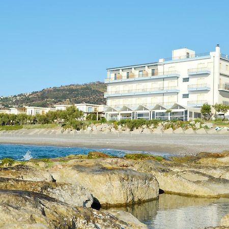 Capo Nettuno Hotel Capo dʼOrlando Exterior foto