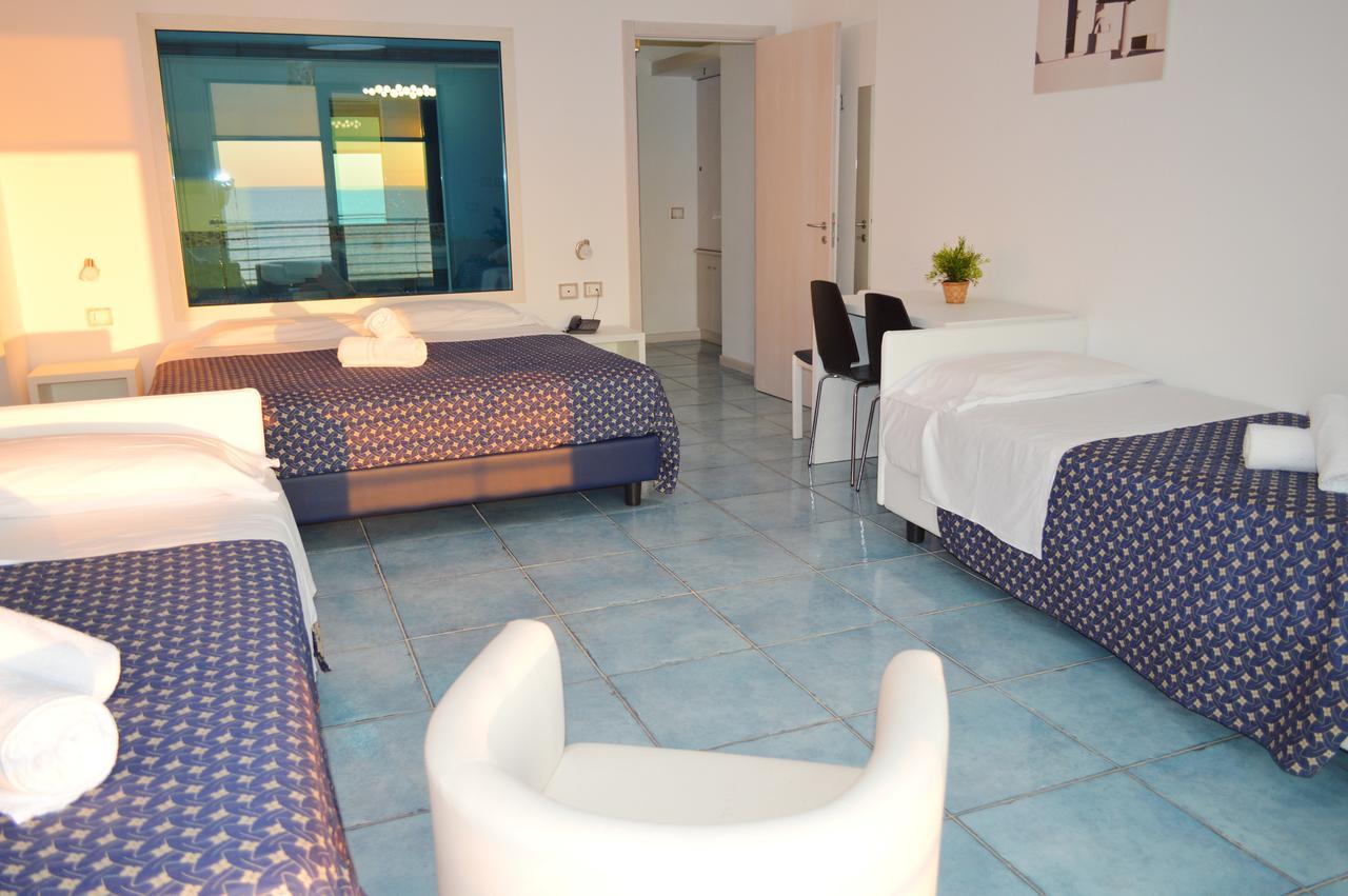 Capo Nettuno Hotel Capo dʼOrlando Exterior foto